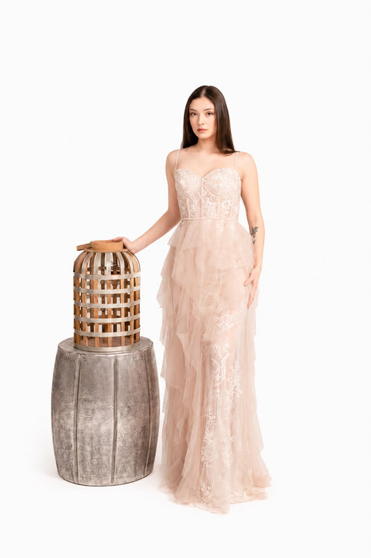 Vestido de Fiesta Corset Capas y Bordados